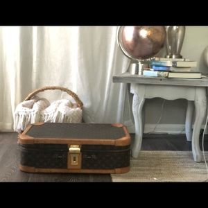 Vintage Louis Vuitton Trunk—Classic elegance!!